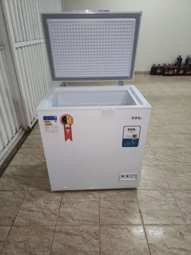 Freezer 142 litros muito econômico semi novo