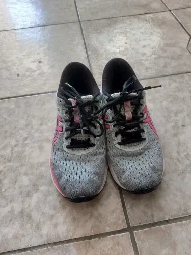 Tênis Asics Feminino - Tamanho 38