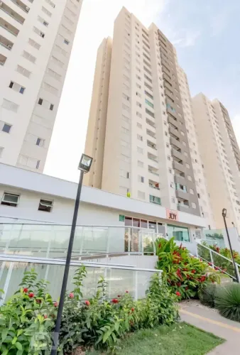 Apartamento para aluguel possui 80 metros quadrados com 3 quartos em Village Veneza - Goiâ