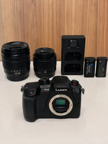 CAMERA LUMIX GH5 + Lumix G 25mm 1.7 + 12-60mm 3.5-5.6