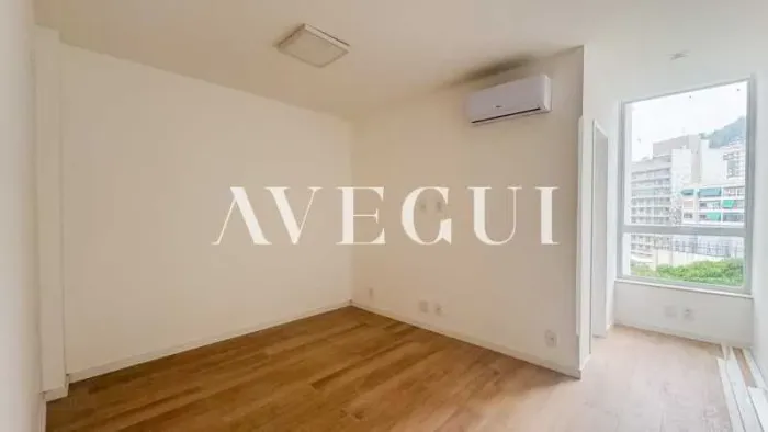 Apartamento : / Residencial / Humaitá