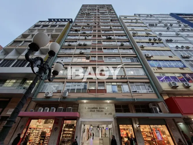 Oportunidade! Salas/Conjuntos em Centro - Florianópolis