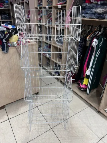 Vendo cesto de loja para armazenar roupas
