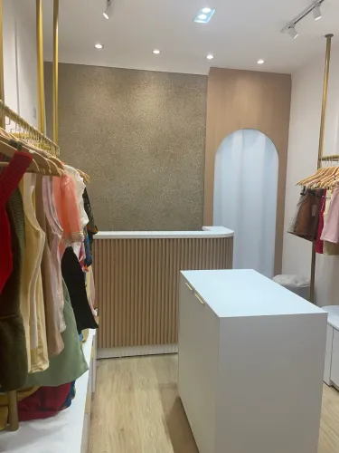 Vendo loja com móveis e mercadoria 