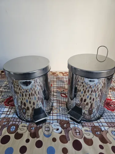 Kit 2 Lixeiras Inox 5L com Pedal - Excelente Estado