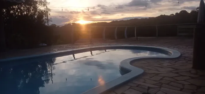 Alugo chácara em Contenda com piscina aquecida