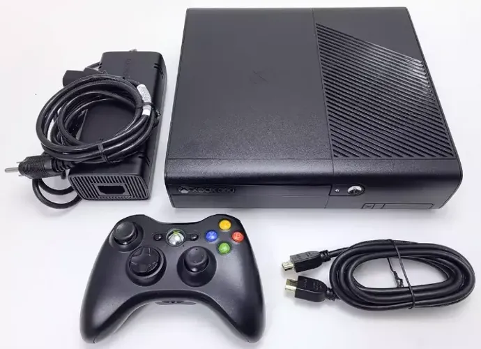 Xbox 360 Desbloqueado com jogos - controle e fonte