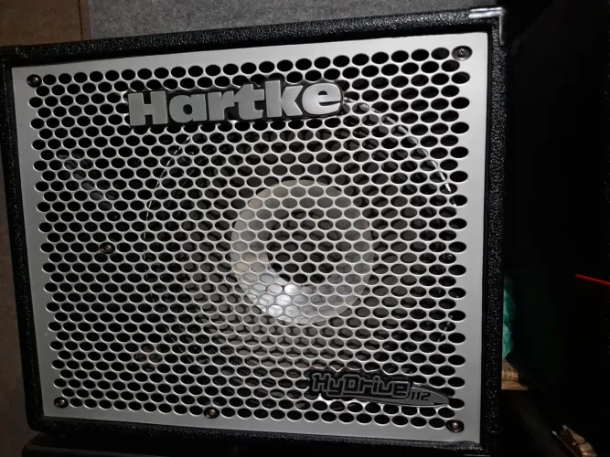 Amplificador Cubo Hartke 250 watts