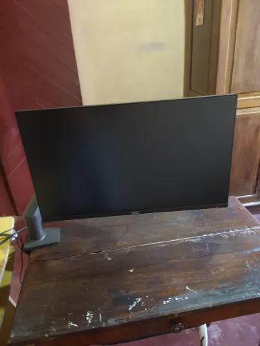 Monitor Gamer AOC 24?,180hz