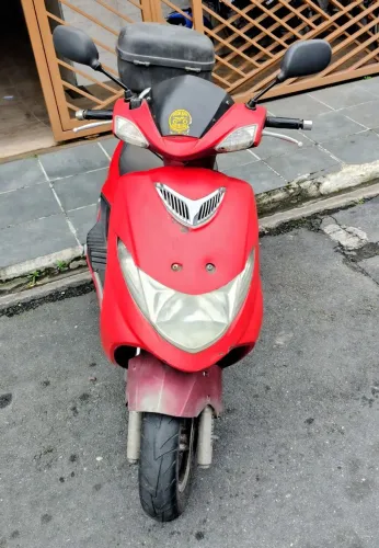 Suzuki Burgman 125 carburada