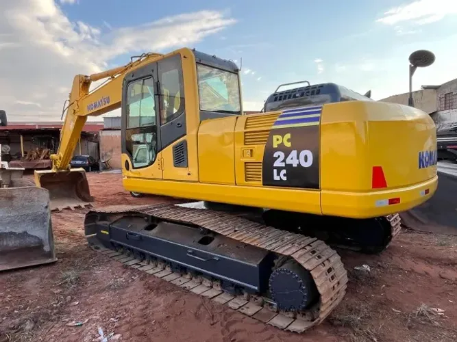 Escavadeira Komatsu 2013 PC240LC Operacional