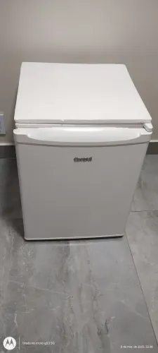 Vendo frigobar Consul 80 litros novíssimo branco design moderno excelente .