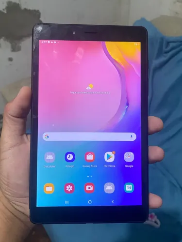 Tab a t290 funciona tudo, apenas detalhe na tampa vai com capinha
