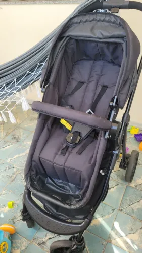 Carrinho e bebê conforto com base Galzerano Olympus