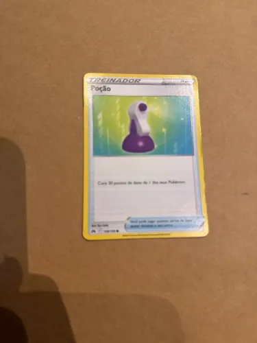 card Pokémon Treinador Poção (Potion) da série Espada e Escudo.
