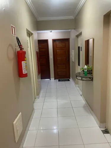 Alugo apto. Ed. Rio Tejo. 4000. Incluído Condomínio.