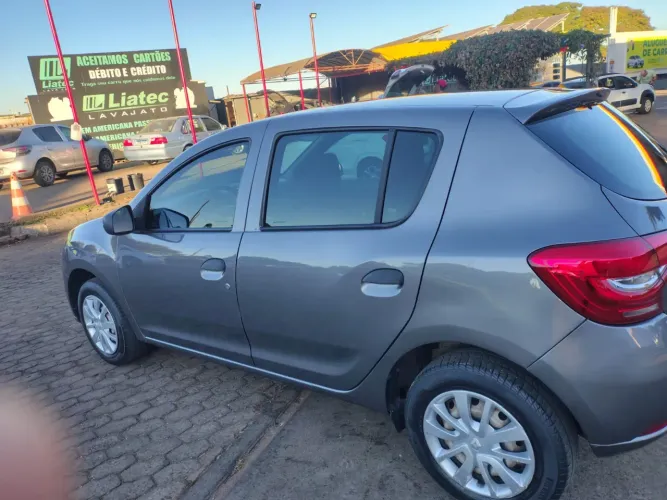 Renault Sandero Life Flex 1.0 12V 5P Mec. 2021