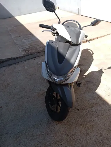 Vende-se 12 mil ano 2023