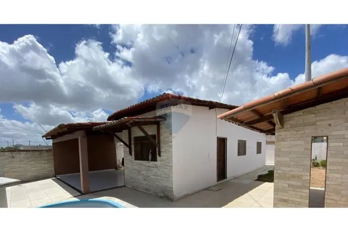 Casa com Piscina em parnamirim para venda