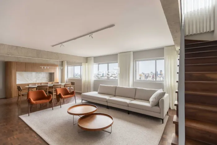 Cobertura duplex à venda no Batel  360 m² privativos, 4 suítes, terraço com churrasqueira,