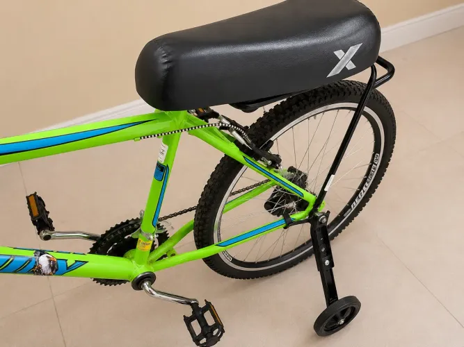 Bicicleta Aro 26 Verde com Marchas e Rodinhas - Usada