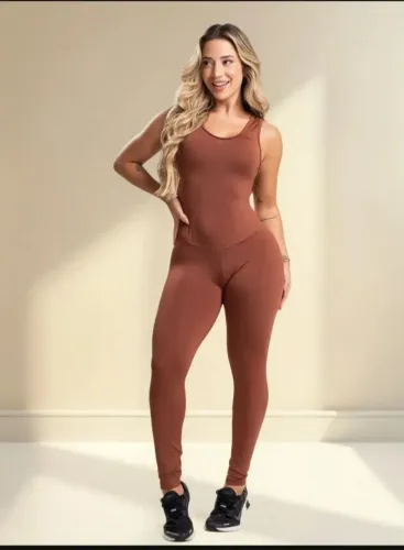Macacão longo academia Marrom P