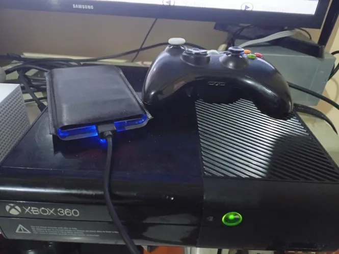 Xbox 360 desbloqueado + HD externo (troco)