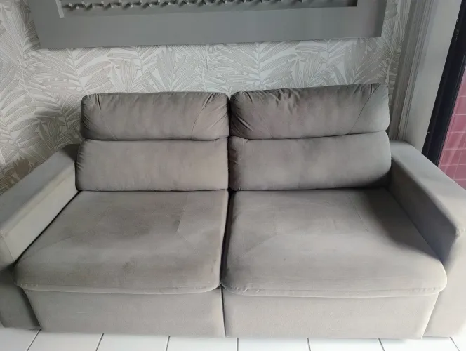 Sofá retrátil de 2 lugares cinza