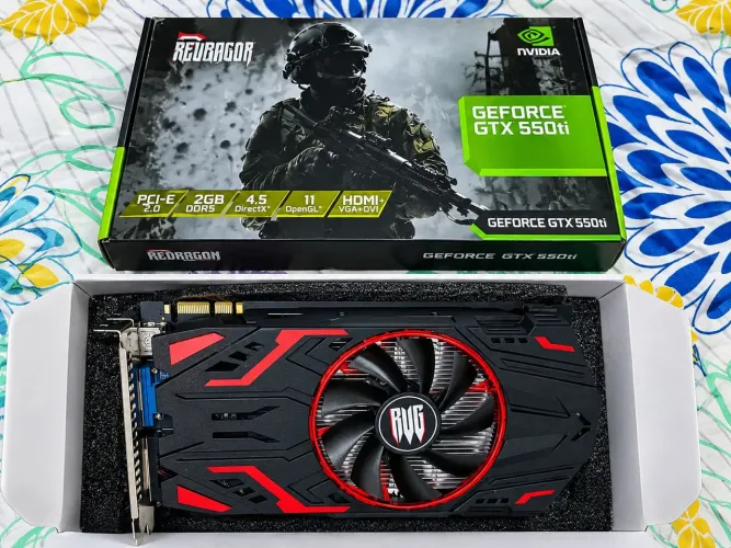 GTX 550 Ti 2GB DDR5 Redragon - Liga, mas não dá vídeo