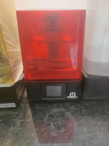 Impressora 3D de resina LCD Phrozen Sonic Mini (com branding da Odontomega)