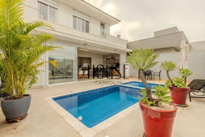 Casa em condomínio à venda no Campolim