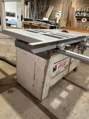Máquina Esquadrejadeira para corte