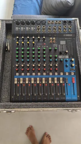 Vendo mesa Yamaha MG12X1 