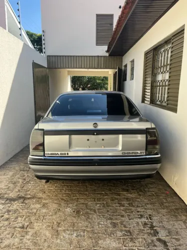Chevrolet Omega GLS 2.2 / 2.0 (álcool) 1997