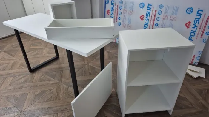 Mesa com estante Kit para seu escritório, quarto, home office.