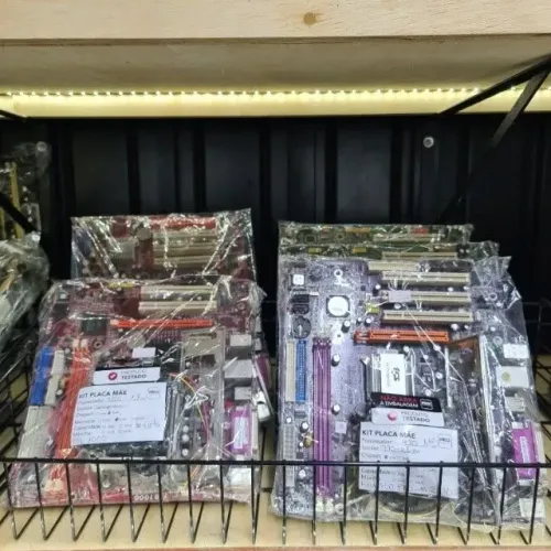 Placa mãe 775 DDR2 2 GB de memória cooler e espelho