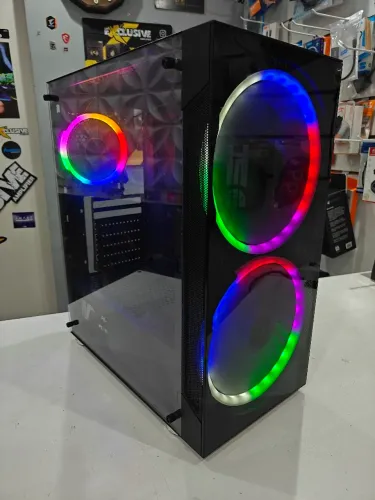 Gabinete gamer com fam RGB 