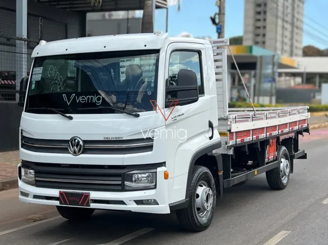 Caminhão VUC Delivery Express 2021 Baú Ñ HR Bongo Foton