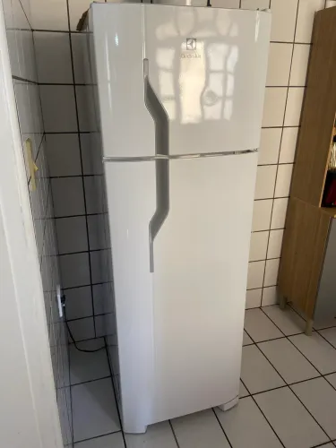Refrigerador Eletrolux 260L