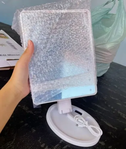 Espelho quadrado com 16 LEDS de mesa