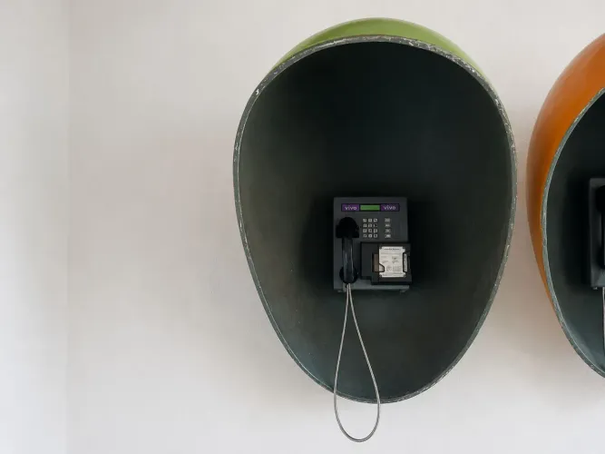 Orelhão telefone retro