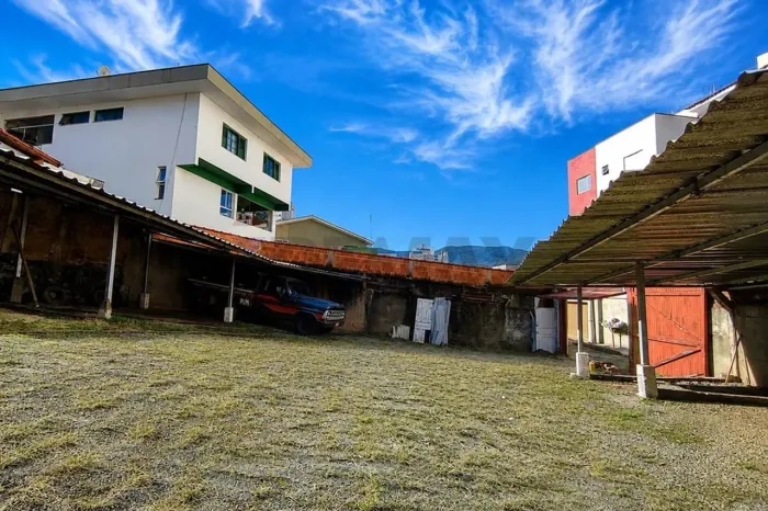 TERRENO 300m² Central