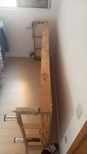 Doação Cama solteiro / sofá em pallet urgente mudança