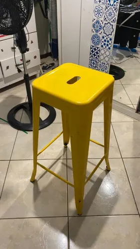 Banqueta Alta Amarela