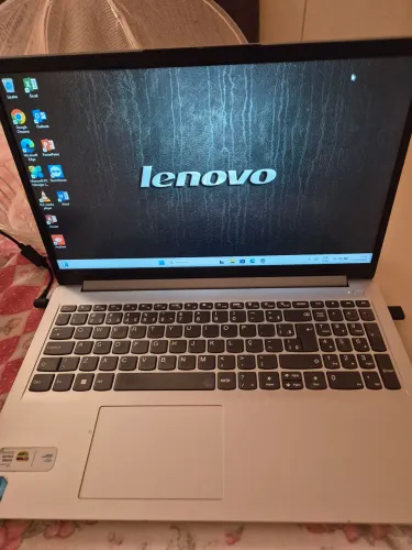 Lenovo Core i3 12ª Gen