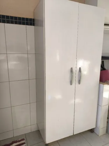 Armário multiuso para lavanderia