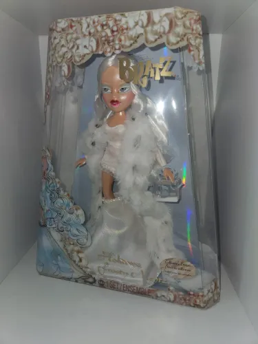 Bratz holidays frosty cloe