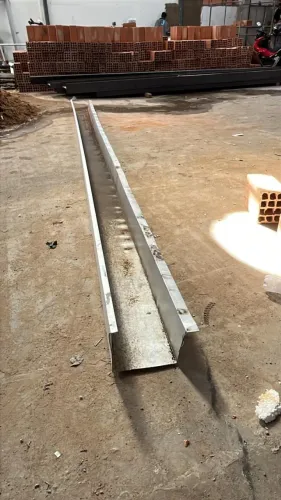 41 metros de Calhas em Aço Galvanizado com apenas 6 Meses de uso