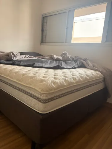 CAMA E COLCHÃO QUEEN