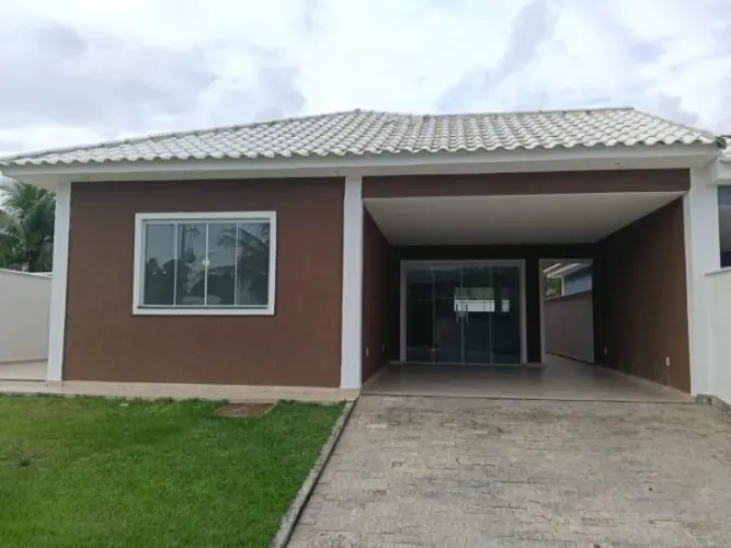 Casa com 3 dormitórios à venda, 112 m² por R$ 650.000,00 - Cajueiros (Itaipuaçu) - Maricá/